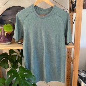 Lululemon sports shirt